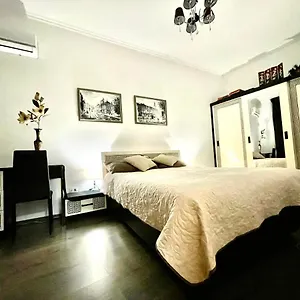 https://vo-whitechocolateapt-800-m-to-opera.hotelslviv.net