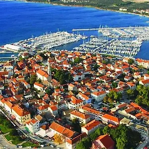 https://apartmani-mijo-biograd-na-moru.hotelinzadar.com