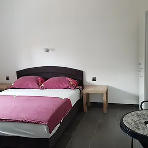 https://apartmani-star.hotelinzadar.com